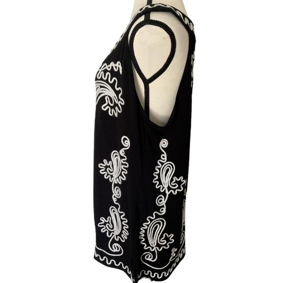 Once Again Black & White Embroidery appliqué tunic Tank Top 1X - Picture 5 of 10